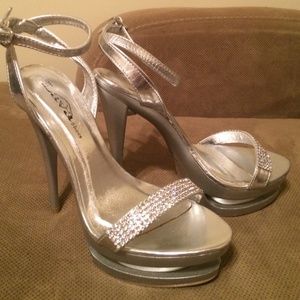 Silver Platform Sandals💋