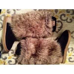 Victoria Secret PINK fur boots