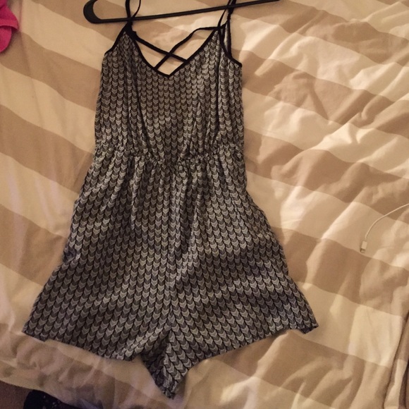 H&M Black and White Print Romper!!