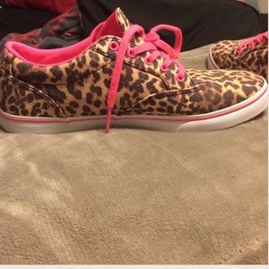 Size 9 cheetah vans