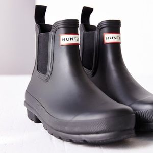 Chelsea hunter rain boots all black
