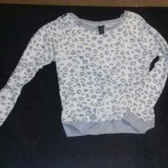 Long sleeve cheetah print shirt - Picture 1 of 1