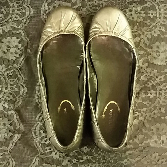 Authentic Prada Ballet flats in metallic grey - Picture 3 of 4
