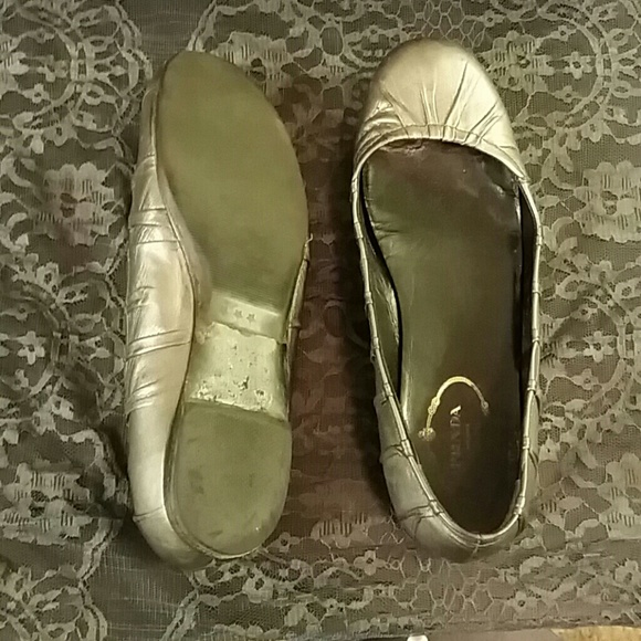 Authentic Prada Ballet flats in metallic grey - Picture 4 of 4
