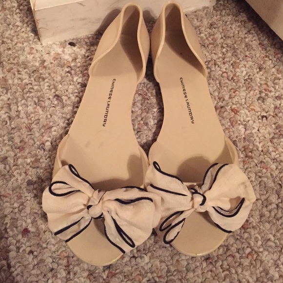 Chinese laundry jelly flats