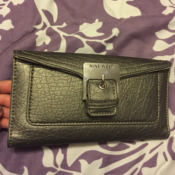 Nine West wallet