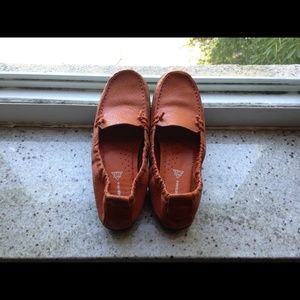Hush puppie boat flat orange size 6.5