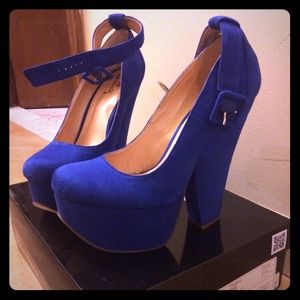 Luichiny blue suede platform heel ankle strap shoe
