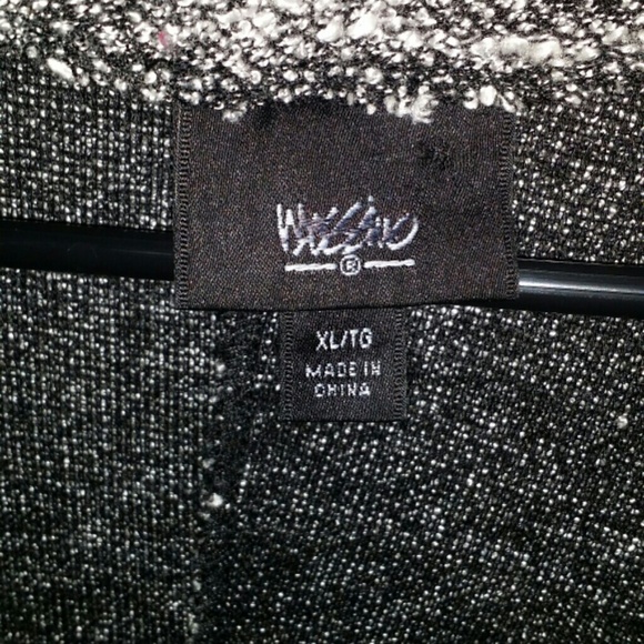 MB Solid Blazers Grey
#grey #white long sleeve - Picture 3 of 3