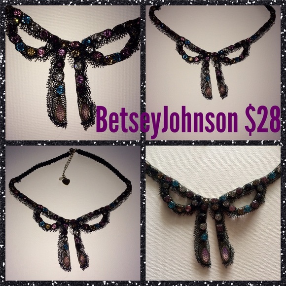 ⚡️make an offer⚡️Betsey Johnson necklace