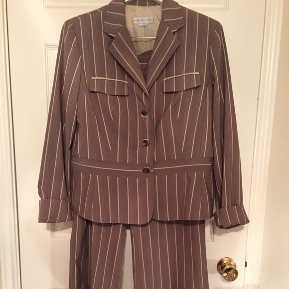 Pant Suit - Picture 4 of 4