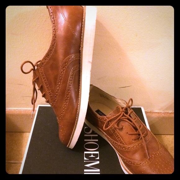 Shoemint lace up twotone platform brown white flat