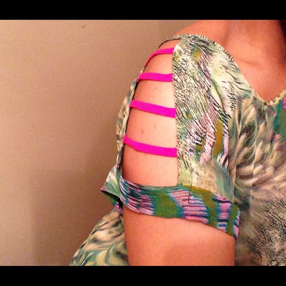Top - Picture 4 of 4