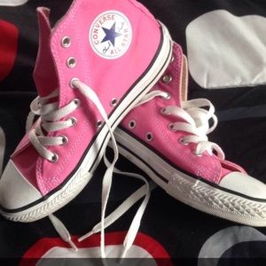 pink converse