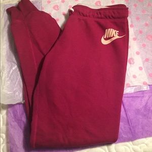 Maroon Nike sweatpants. Flash sale!! 💥💥