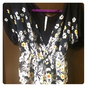 Flowy flowered blouse