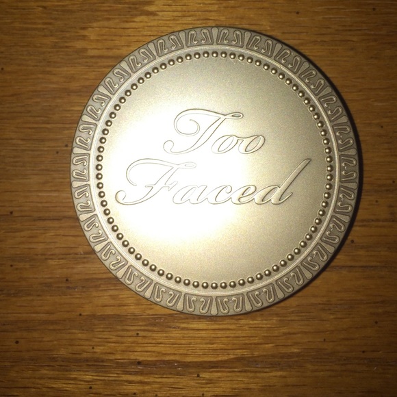 Too faced chocolate matte bronzer