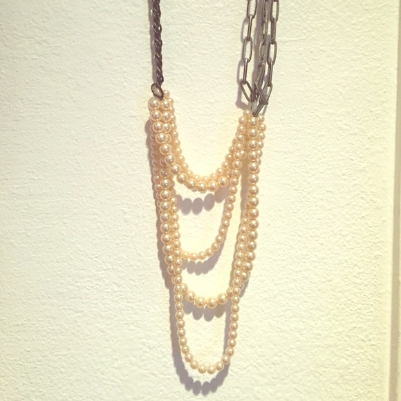 Pearl and Chain Statement Necklace