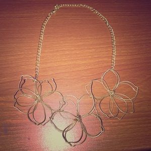 BUNDLE Never worn gold 3D floral necklace & studs