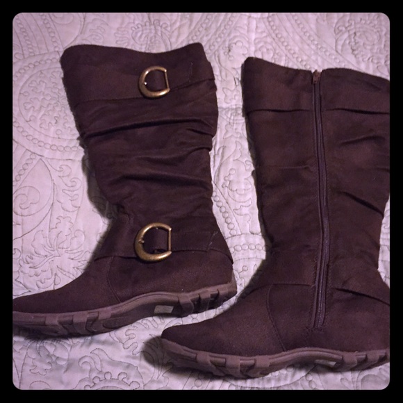 Brown boots size 7 1/2