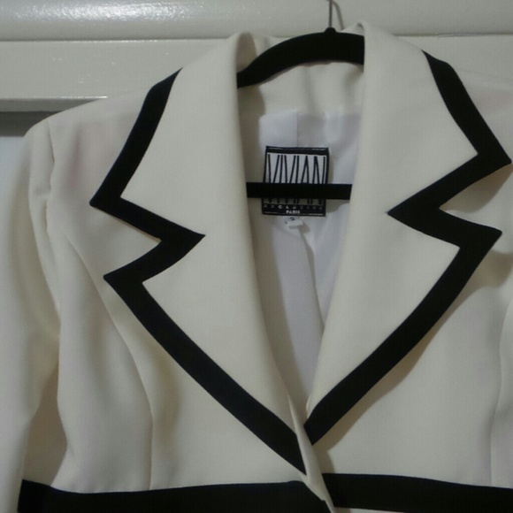 Beautiful blazer - Picture 2 of 4