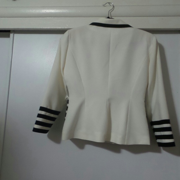 Beautiful blazer - Picture 4 of 4