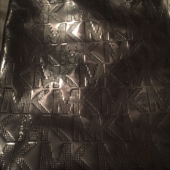 Silver Michael Kors tote - Picture 2 of 4