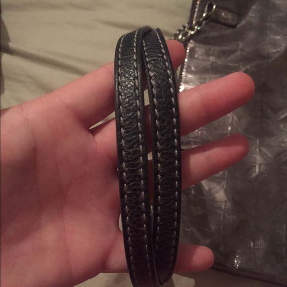 Silver Michael Kors tote - Picture 3 of 4