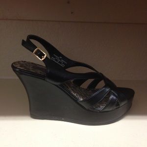 Black Summer wedges