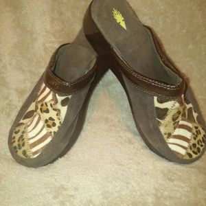 NWB Leather Upper Animal Patchwork Slide