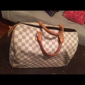 Louis Vuitton speedy 35! Authentic.