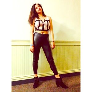 Old Navy Faux Leather Leggings 💝