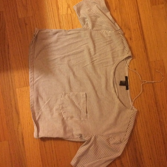 Mid sleeve stripped crop top