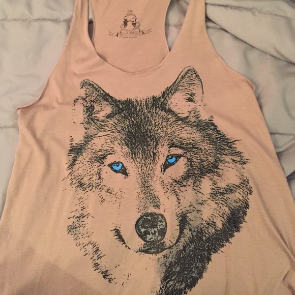 Brown wolf tank.