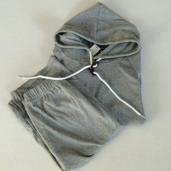 HOODY & SKIRT - Picture 2 of 4
