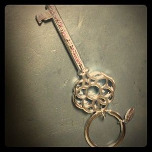 Thirty one gifts icon key ring