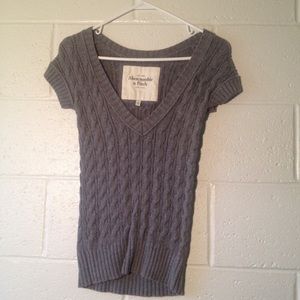 🔴SOLD🔴Grey, Short Sleeve, Vneck Sweater