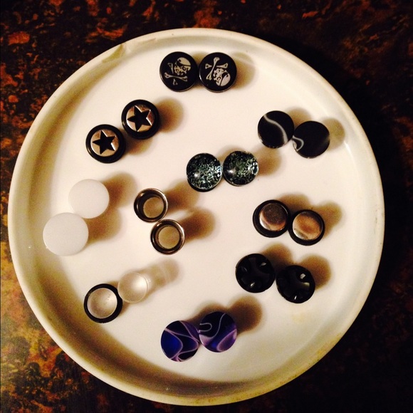 Men's plug earrings 0-00