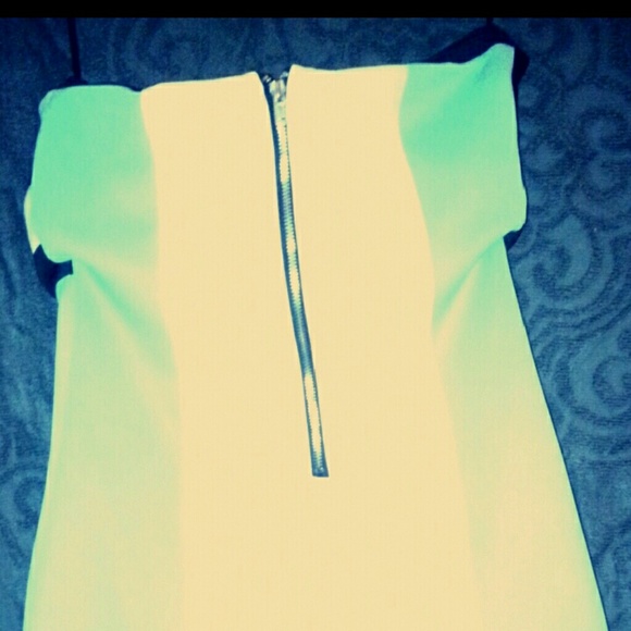 Mini dress - Picture 3 of 4
