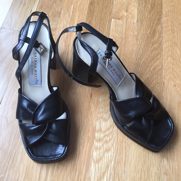 Jonathan Martin Black Leather pumps EUC!