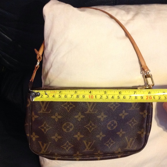 NO TRADE ❤️AUTHENTIC LV SMALL BAG - Picture 4 of 4