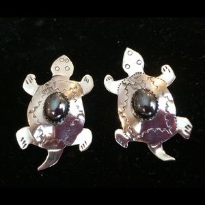 How Cute are these Sterling Turtle Earrings????