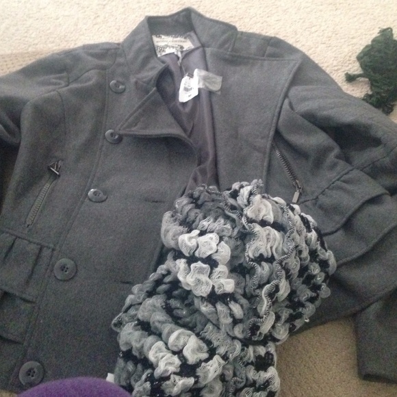 Grey coat & scraf NWT