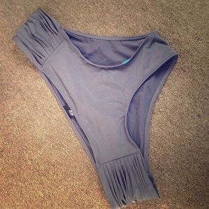 Grey bikini bottoms. 👙