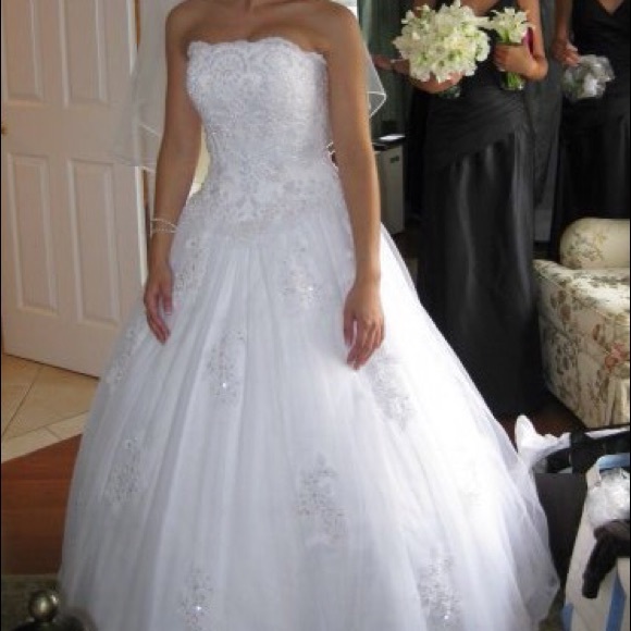 Gorgeous Oleg Cassini Strapless Wedding Dress