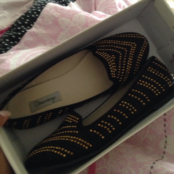 For sale size 8 brand new too big can't fit them - Picture 2 of 3