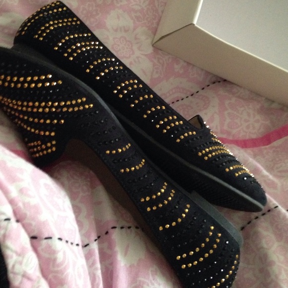 For sale size 8 brand new too big can't fit them - Picture 3 of 3