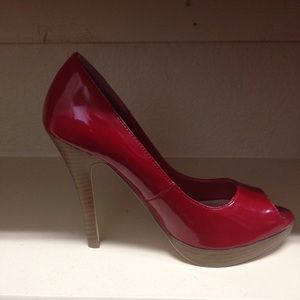 Cute red peep toe pumps!