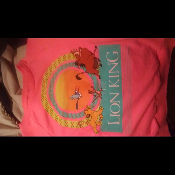 Disney lion king sweater. - Picture 2 of 3
