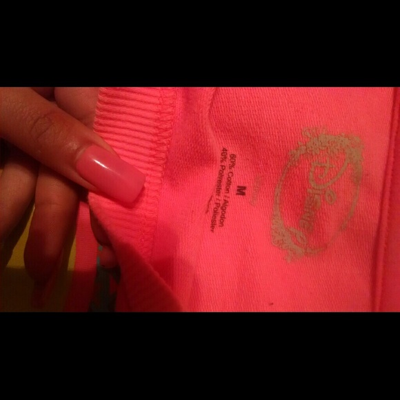 Disney lion king sweater. - Picture 3 of 3